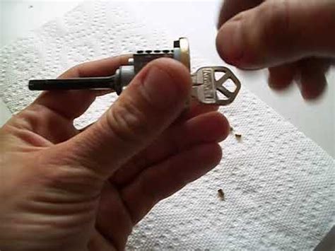 repair kwikset door lock cylinder